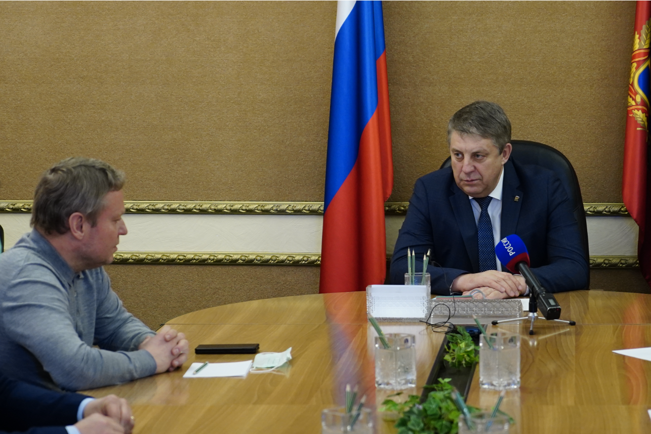 The Implementation of an Investment Project Aimed at Ensuring the Drug Safety of the Russian Federation was Discussed in Details at a Working Meeting of the Governor of the Bryansk Region and the Management of FSUE “Endopharm”